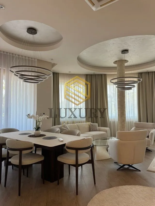 Prodaja, dvosoban stan, 117m², Centar, Budva