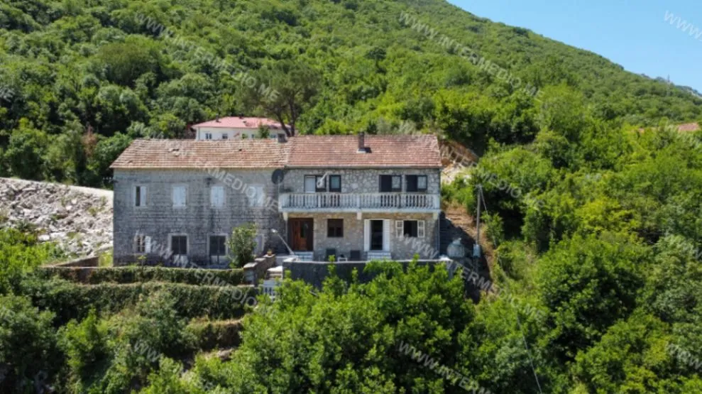 Sale, house, 100m², Morinj, Kotor