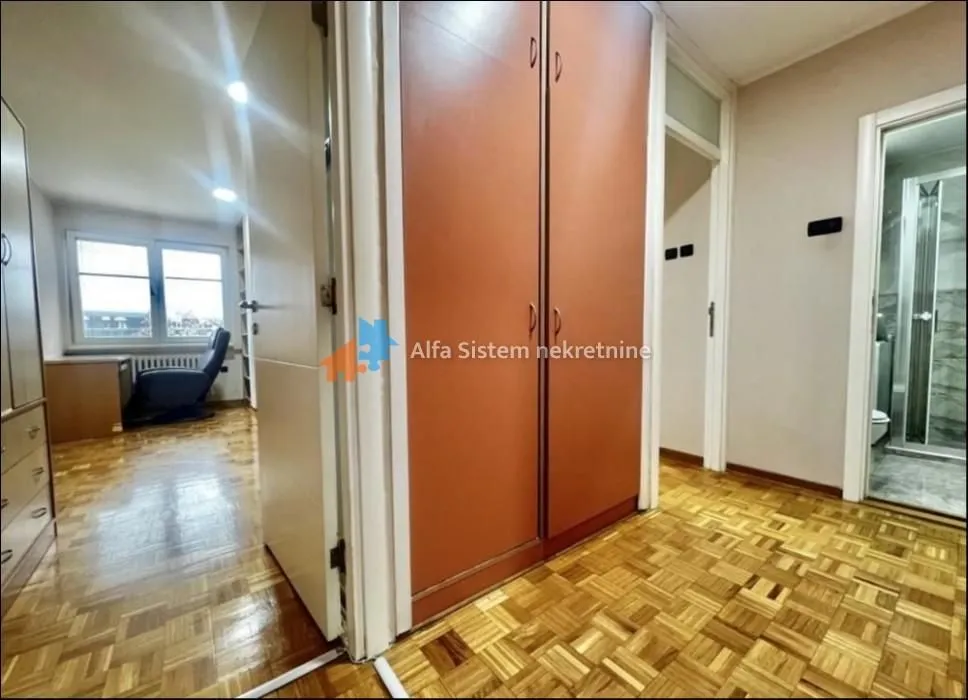 Izdavanje, trosoban stan, 84m², Lion, Zvezdara Sve Podlokacije