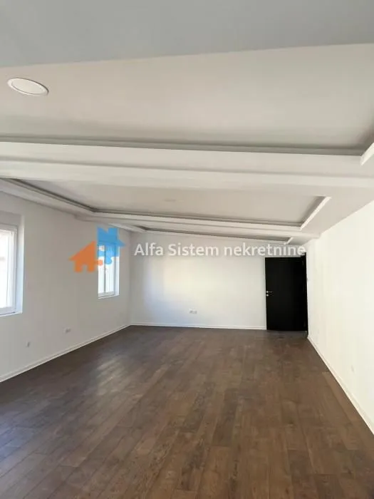 Izdavanje, stan, 250m², Stari Grad, Beograd