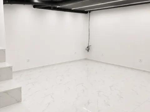 Rent, office space, 115m², Stari Aerodrom, Podgorica - image 3