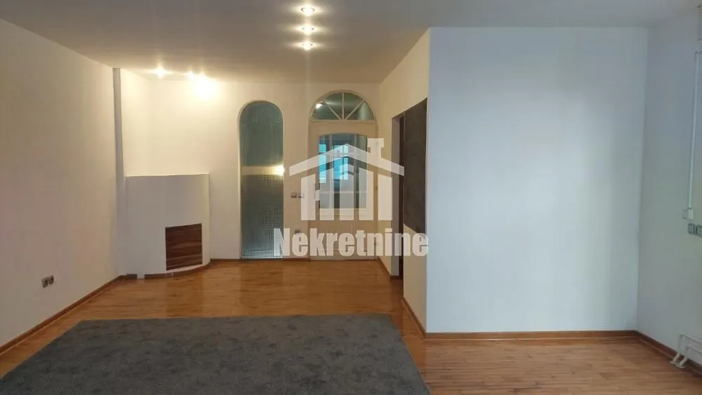 Rent, house, 180m², Čukarica, Beograd