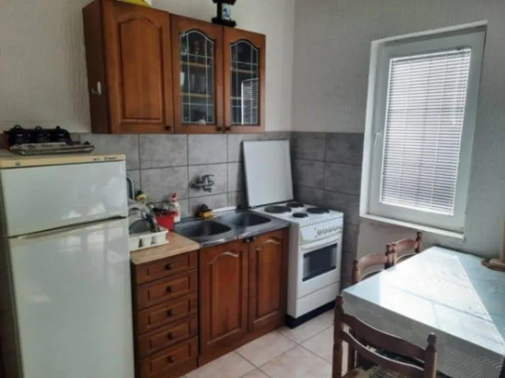 Rent, one bedroom apartment, 50m², Sutomore, Bar