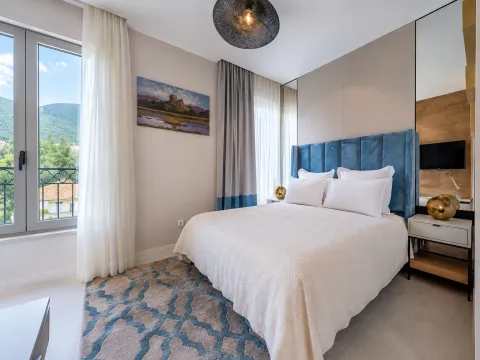Izdavanje, dvosoban stan, 102m², Porto Montenegro, Tivat - image 8