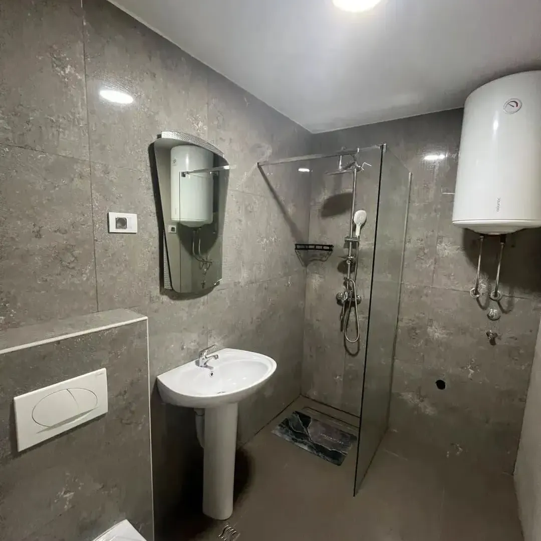 Prodaja, dvosoban stan, 38m², 1 maj, Podgorica