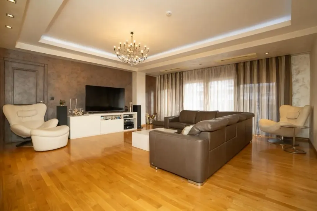 Prodaja, dvosoban stan, 117m², Podgorica, Crna Gora