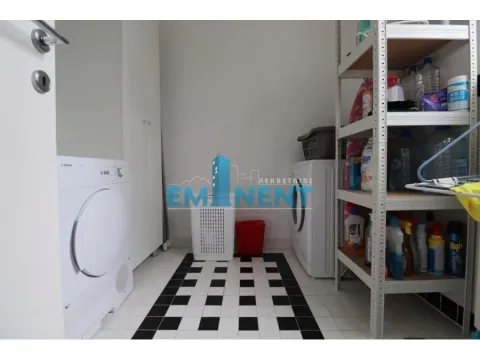 Izdavanje, trosoban stan, 90m², Vračar Sve Podlokacije, Beograd - image 10