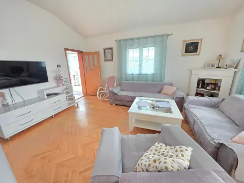 Rent, two bedroom apartment, 85m², Momišići, Podgorica - image 3
