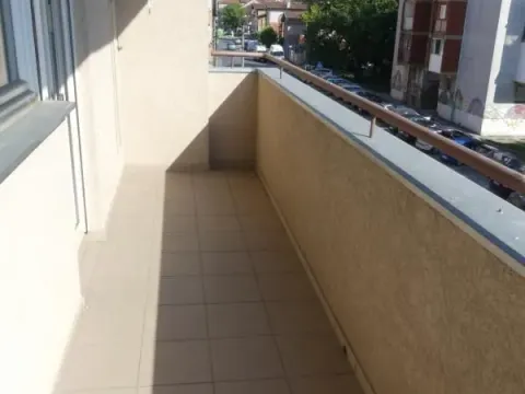 Izdavanje, dvosoban stan, 61m², Centar, Jagodina - image 12