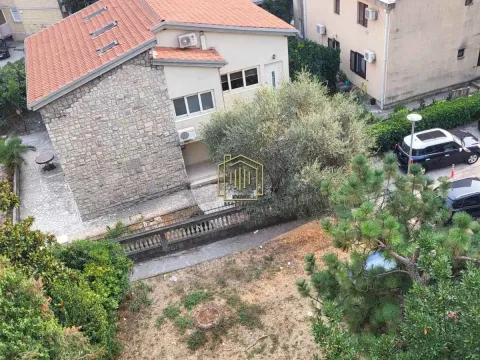 Izdavanje, jednosoban stan, 51m², Centar, Budva - image 8