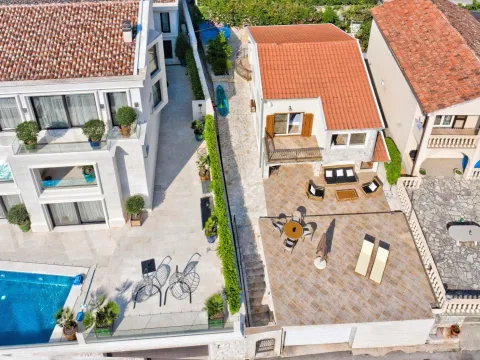 Sale, house, 200m², Muo, Kotor - image 24