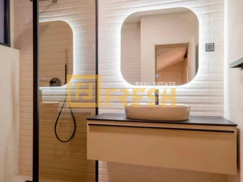 Sale, house, 240m², Budva, Crna Gora - image 11