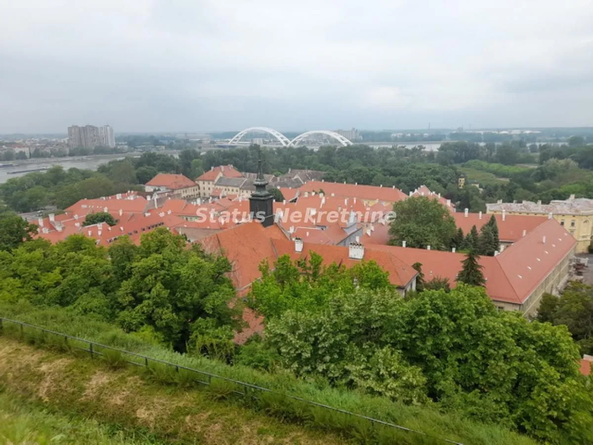 Prodaja, četvorosoban stan, 188m², Petrovaradin, Novi Sad