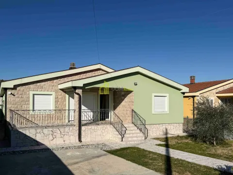 Izdavanje, trosoban stan, 165m², Farmaci, Podgorica - image 1