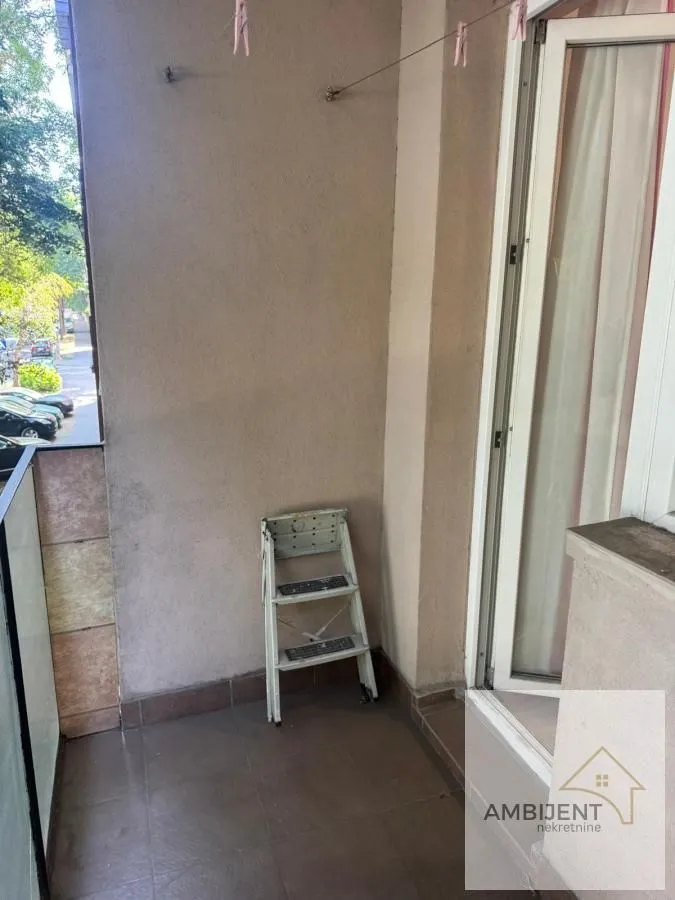 Prodaja, trosoban stan, 54m², Zemun Sve Podlokacije, Beograd