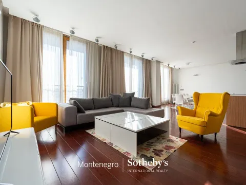 Izdavanje, trosoban stan, 204m², Kod Capital Plaze, Podgorica - image 14
