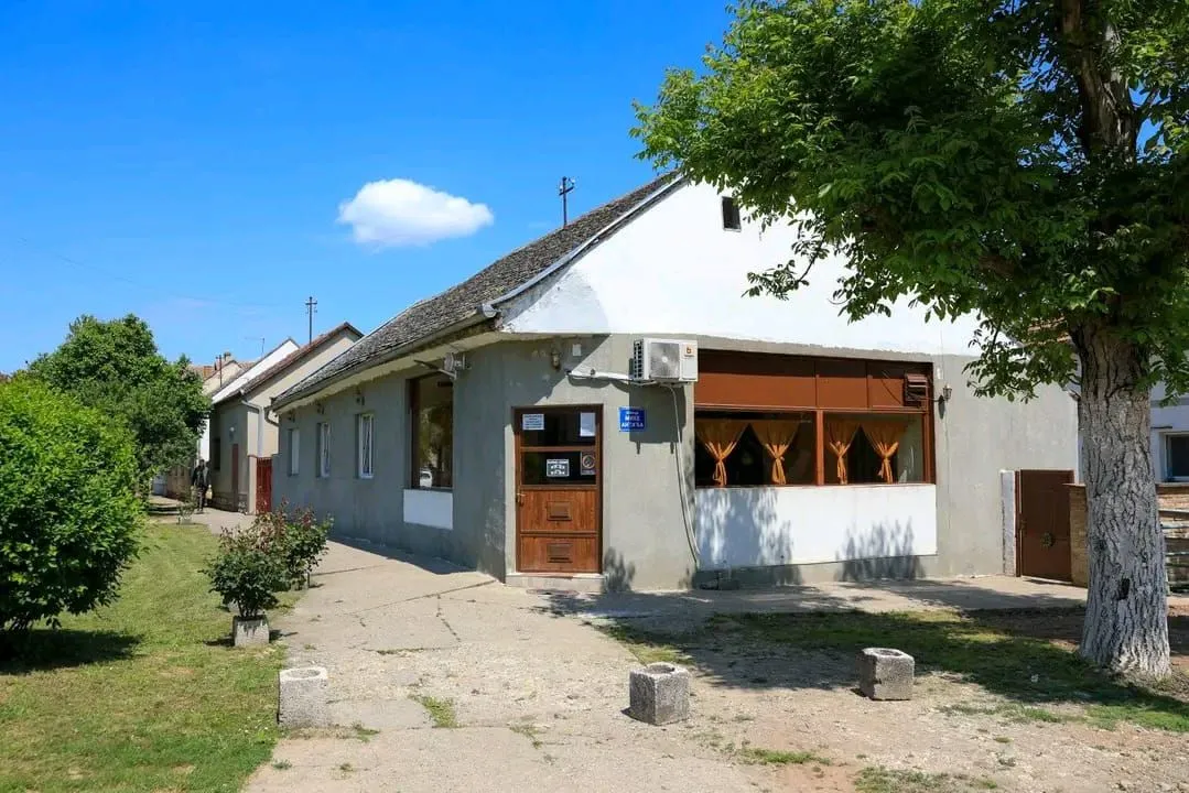 Izdavanje, ugostiteljski objekat, 100m², Beška, Inđija