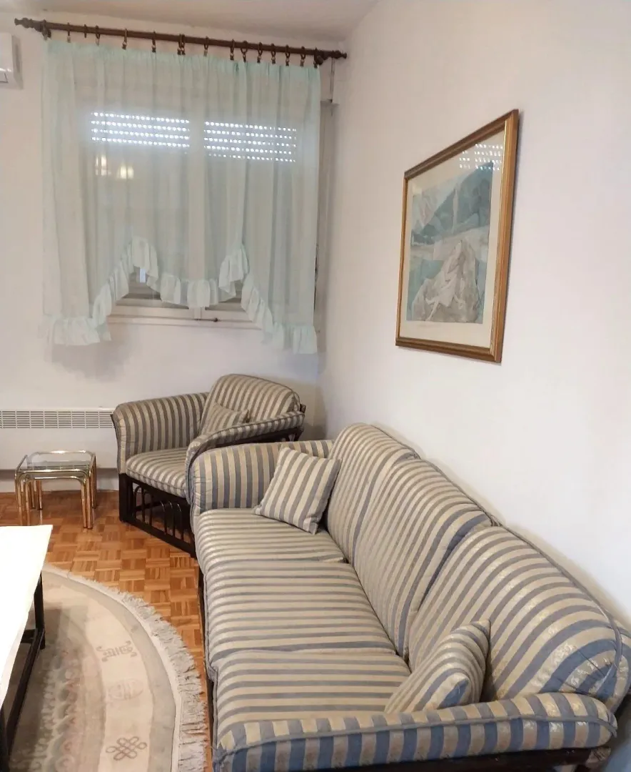 Izdavanje, dvosoban stan, 59m², Momišići, Podgorica