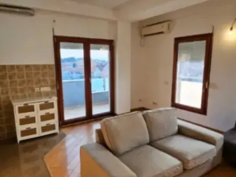 Izdavanje, dvosoban stan, 64m², Stari Aerodrom, Podgorica - image 7
