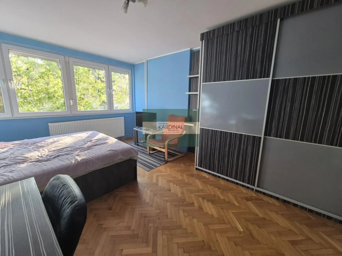 Prodaja, trosoban stan, 73m², Centar, Jagodina