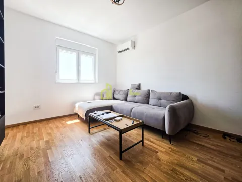 Prodaja, jednosoban stan, 46m², Stari Aerodrom, Podgorica - image 2