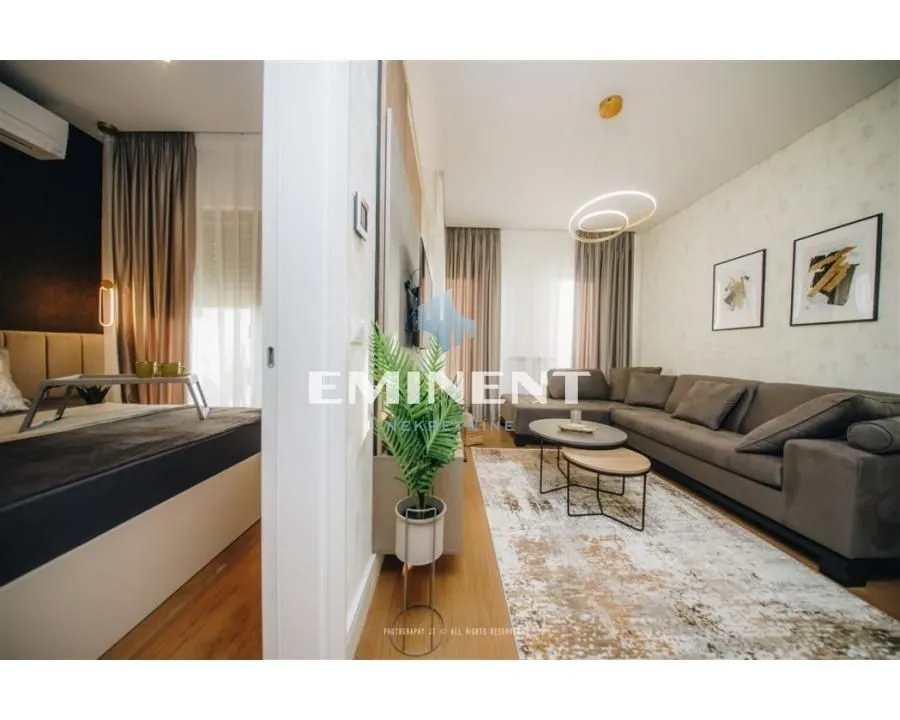 Izdavanje, dvosoban stan, 45m², Savski Venac, Beograd