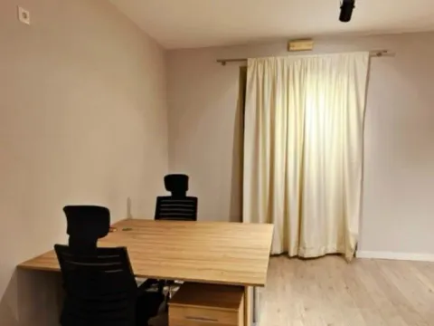 Izdavanje, poslovni prostor, 80m², Centar, Podgorica - image 12