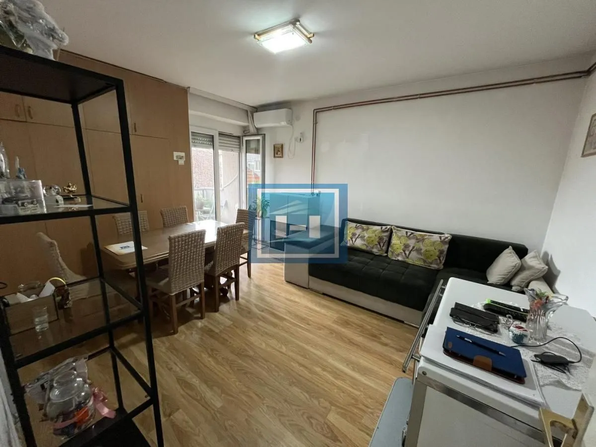 Prodaja, trosoban stan, 65m², Paraćin, Srbija