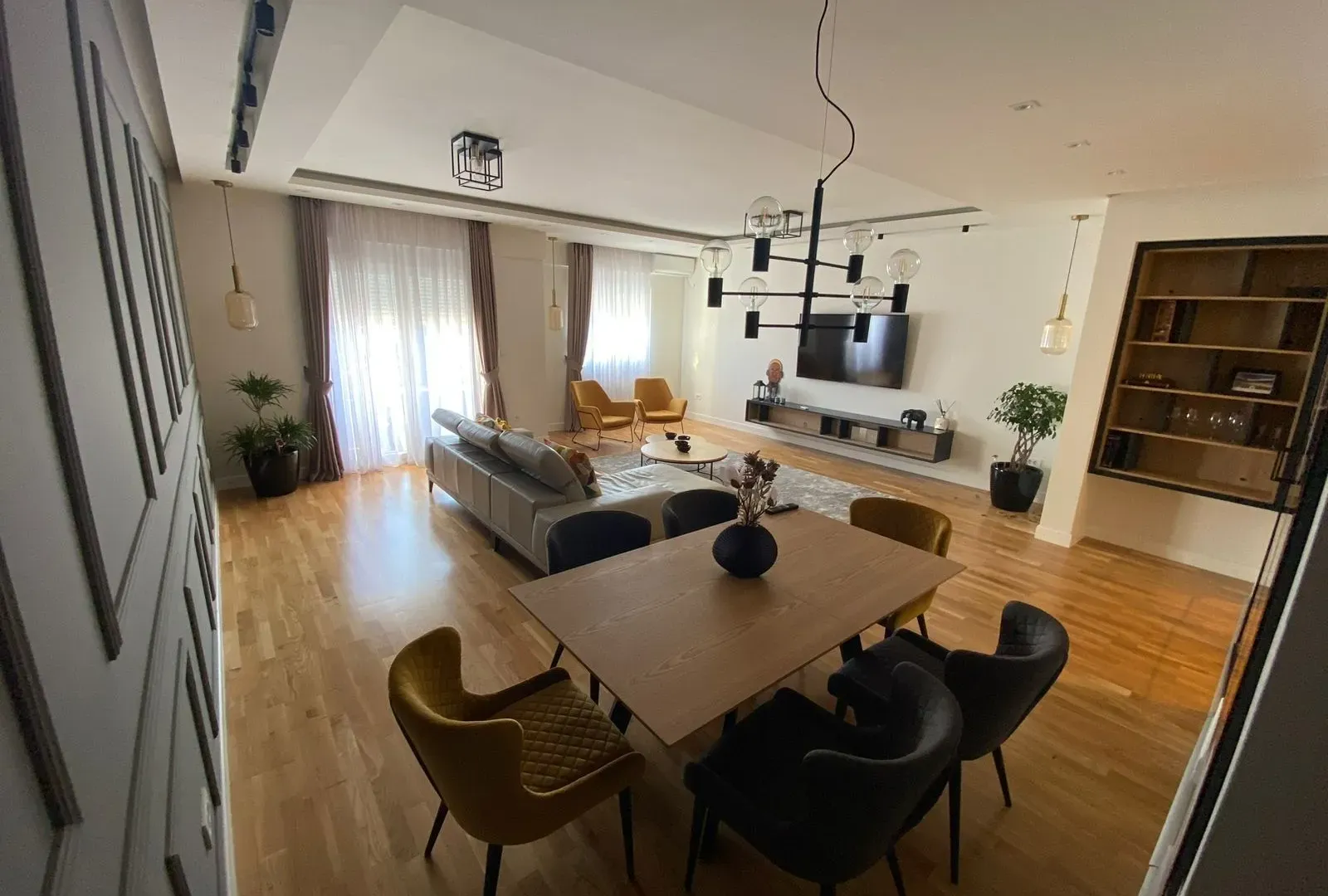 Izdavanje, dvosoban stan, 100m², Zabjelo, Podgorica