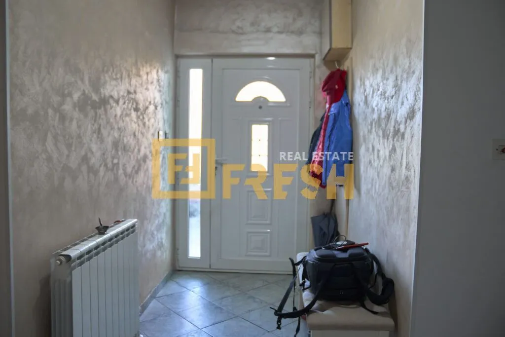 Prodaja, kuća, 300m², Zabjelo, Podgorica