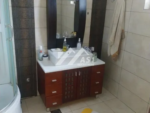 Izdavanje, kuća, 180m², Ledinci, Petrovaradin - image 9