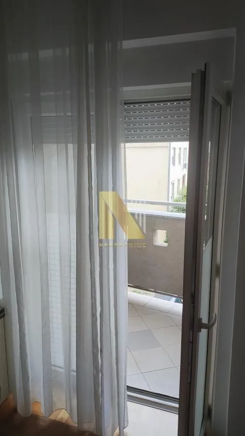 Izdavanje, garsonjera, 35m², Bulevar Oslobodjenja, Novi Sad Sve Podlokacije