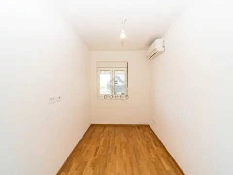 Prodaja, trosoban stan, 82m², Stari Aerodrom, Podgorica - image 5