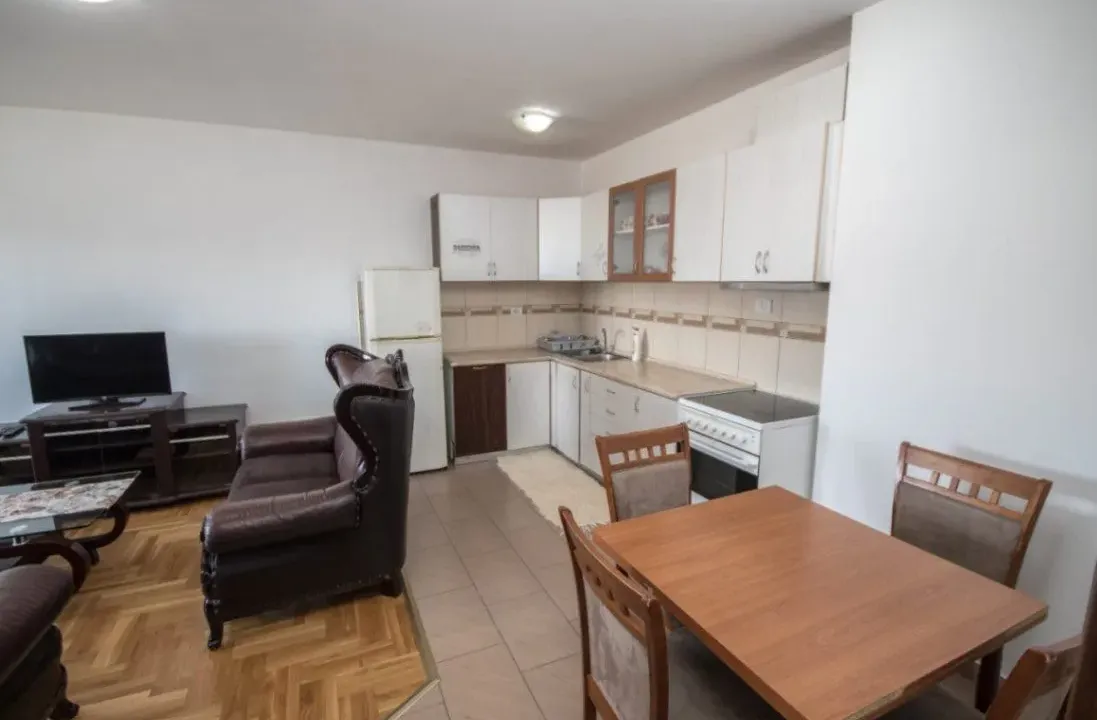 Izdavanje, dvosoban stan, 57m², Kod Big Fashion-a, Podgorica