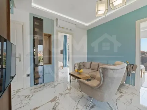 Rent, two bedroom apartment, 60m², Tivat, Crna Gora - image 1