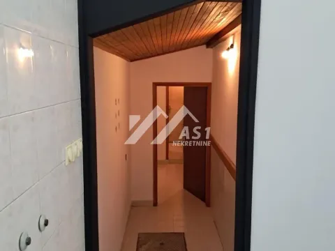 Izdavanje, poslovni prostor, 20m², Veternik, Novi Sad Sve Podlokacije - image 4