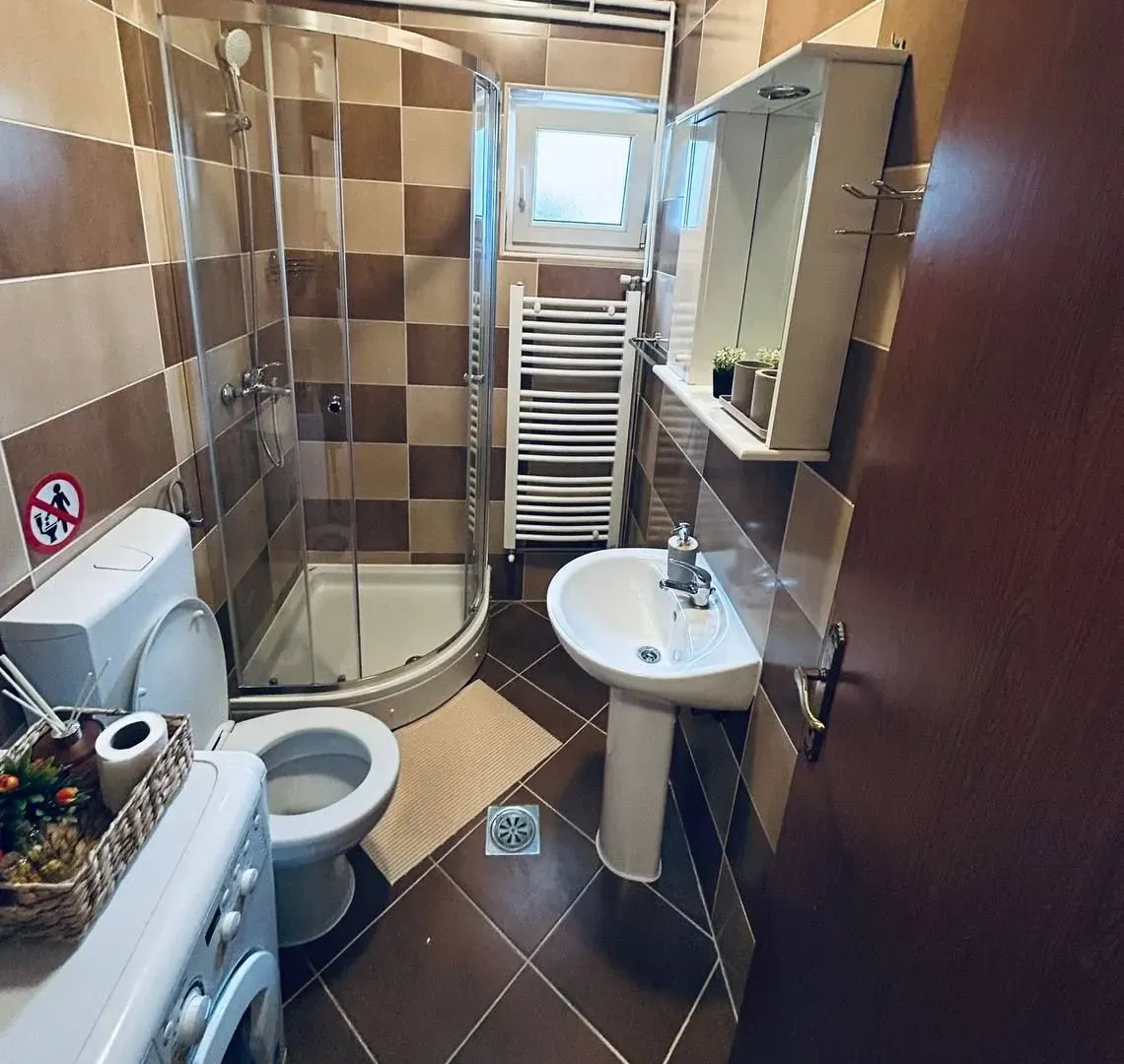 Rent, one bedroom apartment, 36m², Dobrota, Kotor