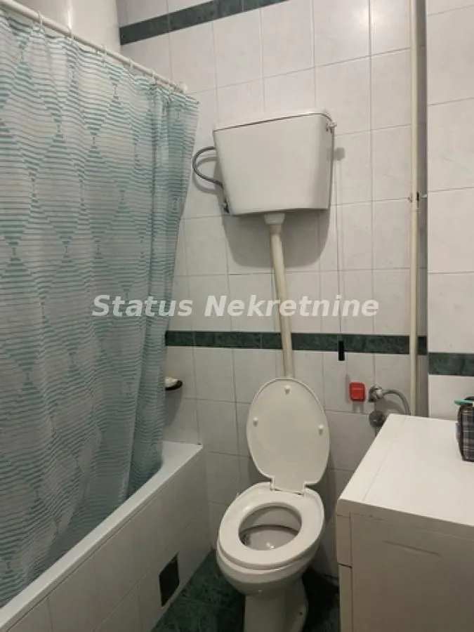 Izdavanje, garsonjera, 30m², Centar, Novi Sad