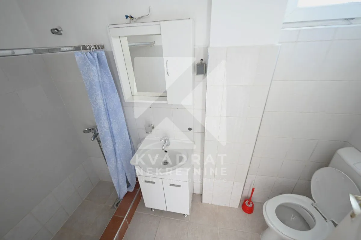 Prodaja, kuća, 101m², Tološka šuma, Podgorica