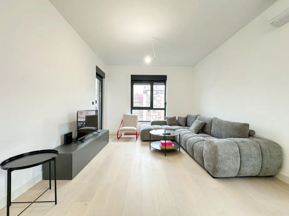 Izdavanje, dvosoban stan, 63m², Krivi Most, Podgorica