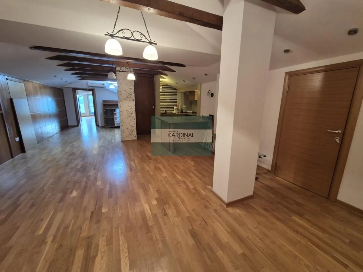 Prodaja, trosoban stan, 99m², Vašarište, Jagodina