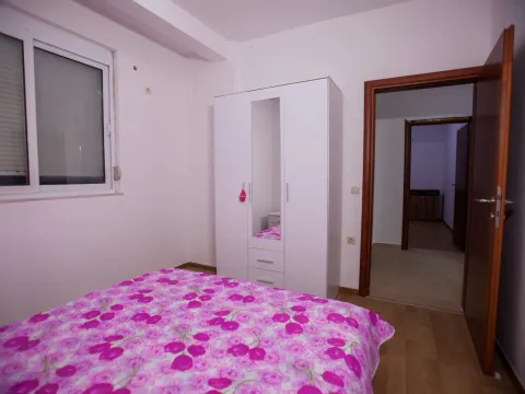 Izdavanje, dvosoban stan, 97m², Centar, Ulcinj - image 6