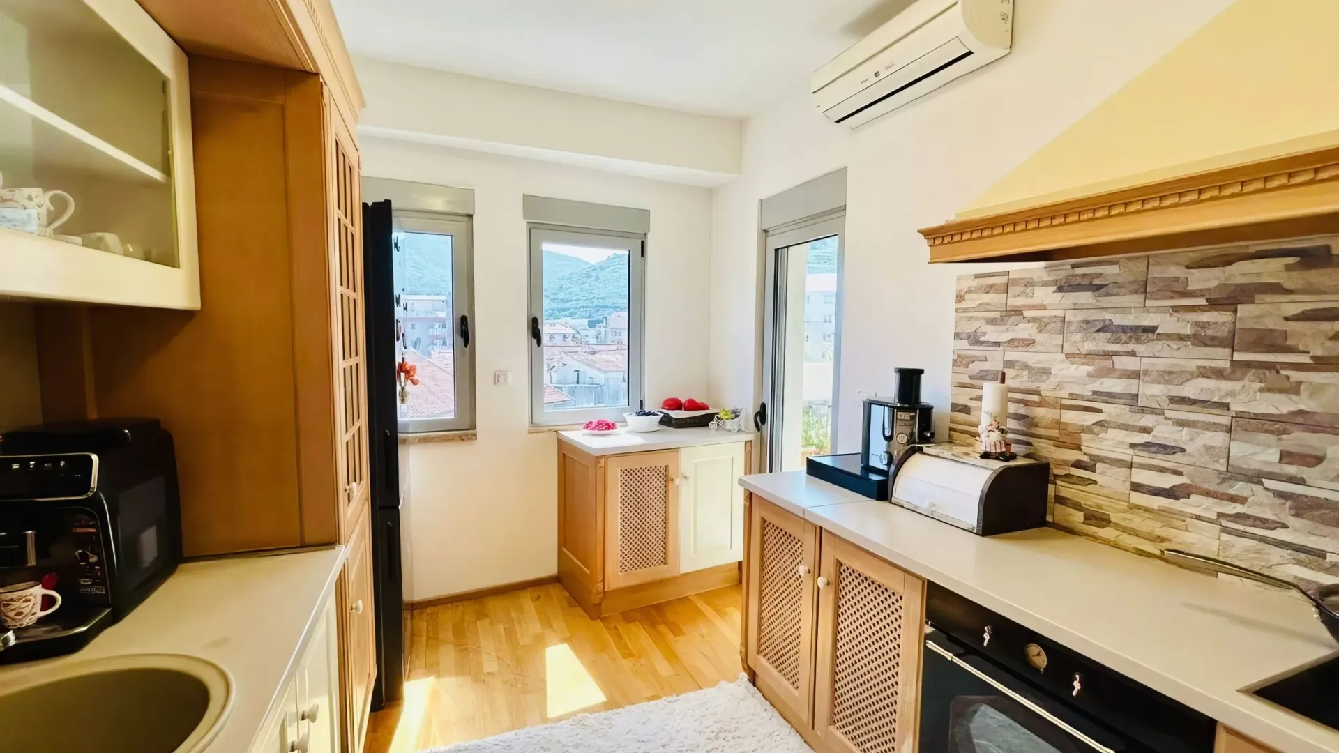 Sale, four bedroom apartment, 150m², Rozino, Budva
