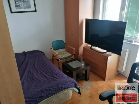 Prodaja, garsonjera, 28m², Bulevar Evrope, Novi Sad Sve Podlokacije - image 2