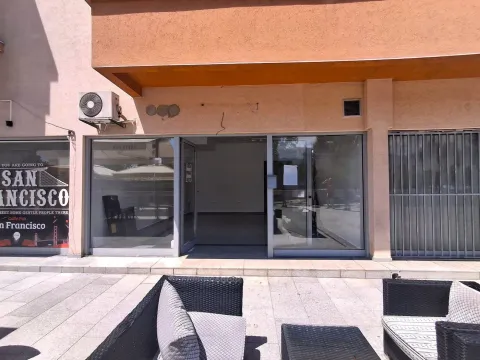 Rent, office space, 43m², Stari Aerodrom, Podgorica - image 6