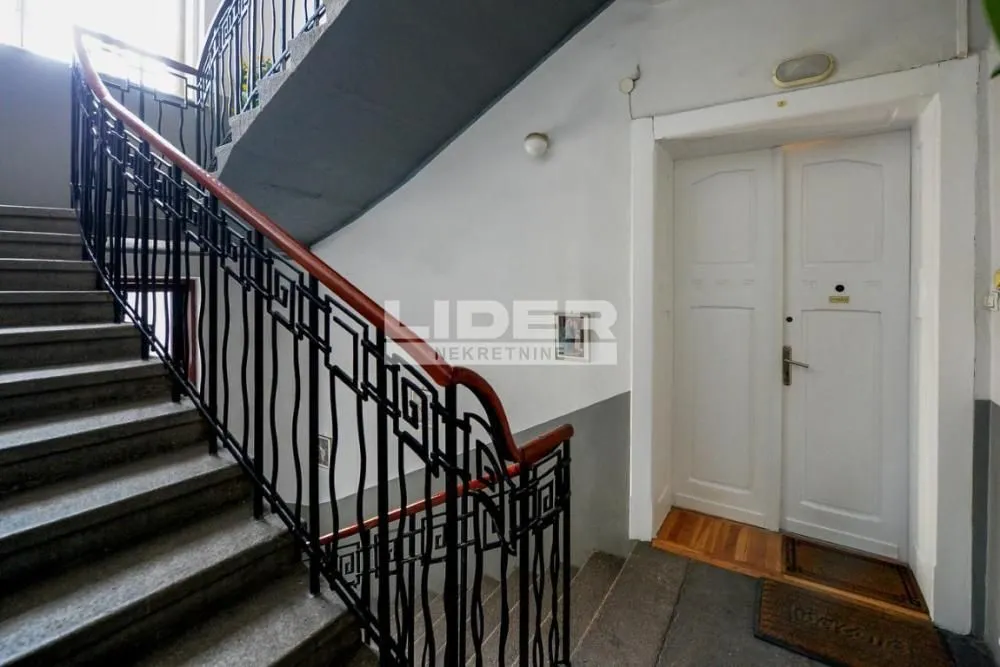 Sale, three bedroom apartment, 86m², Cvetni Trg, Vračar Sve Podlokacije