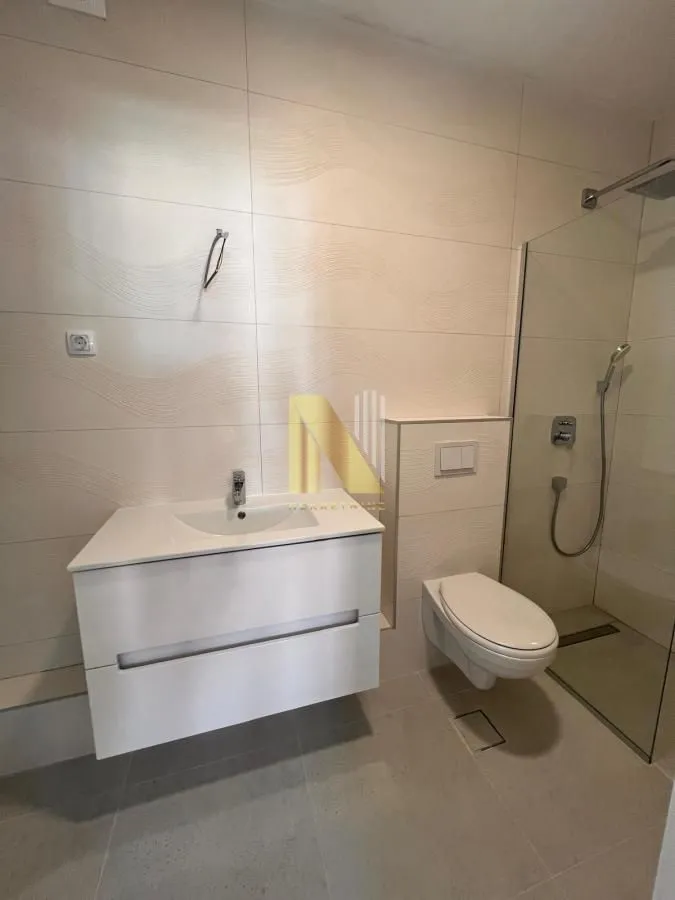 Prodaja, četvorosoban stan, 224m², Telep, Novi Sad Sve Podlokacije