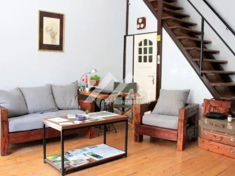 Izdavanje, četvorosoban stan, 145m², Centar, Novi Sad