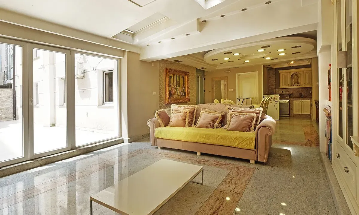 Prodaja, četvorosoban stan, 200m², Vračar Hram, Vračar Sve Podlokacije