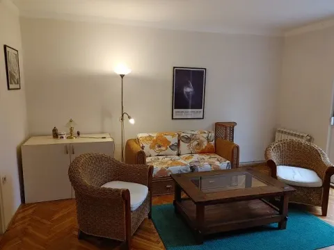 Izdavanje, dvosoban stan, 70m², Savski Venac, Beograd